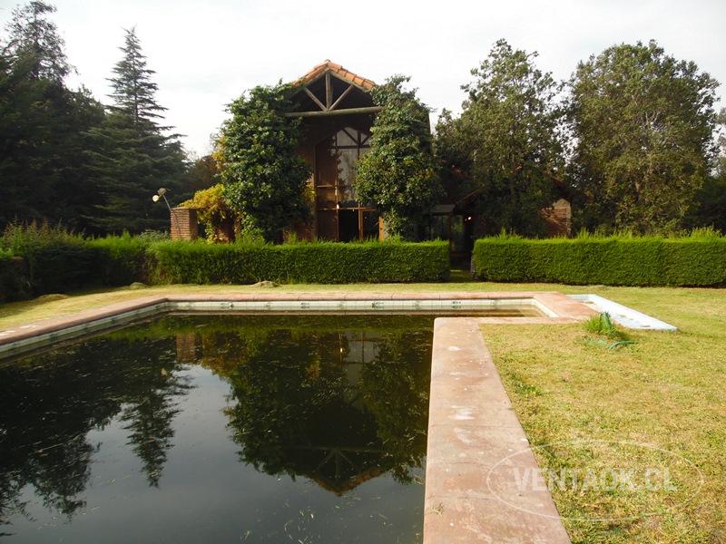 CASA SOLIDA EN CENTRICO CONDOMINIO