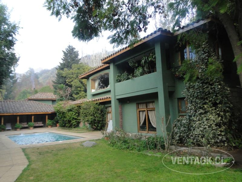 GRAN CASA CON BELLO JARDIN EN SAN JUAN