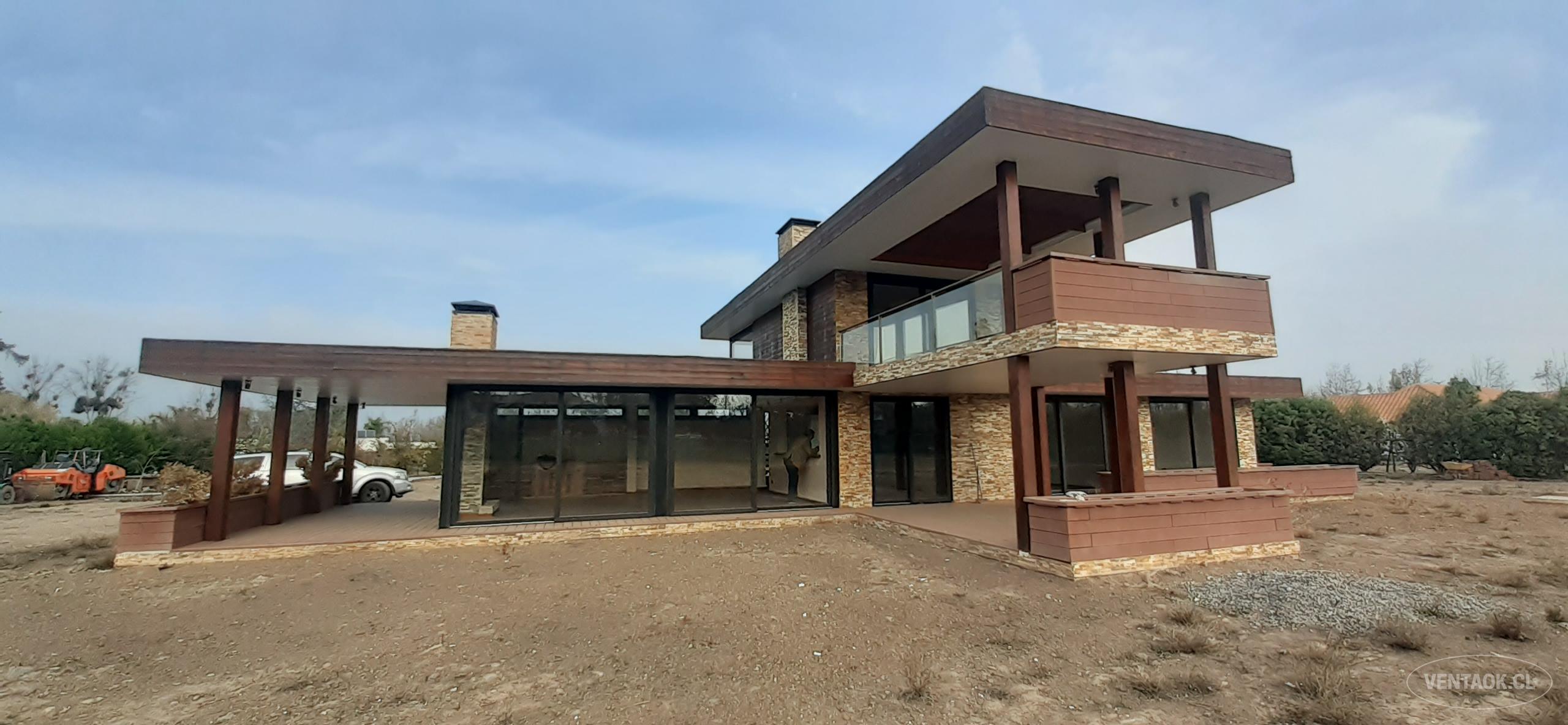 “Casa Nueva en Condominio”